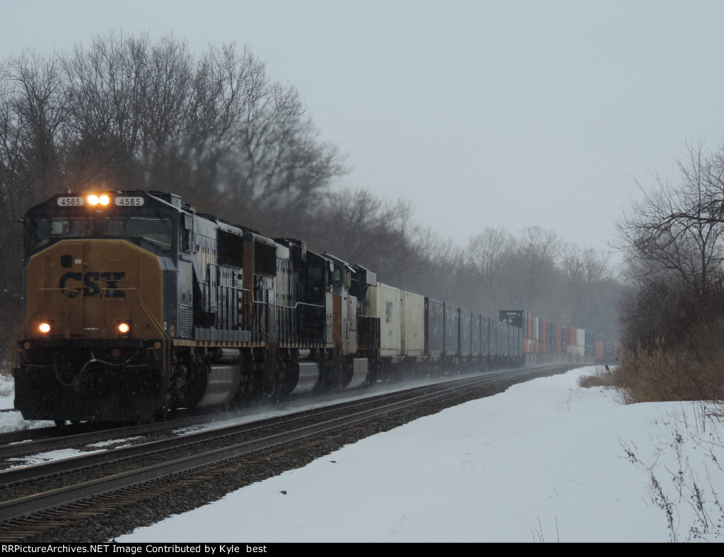 CSX 4585 on I003